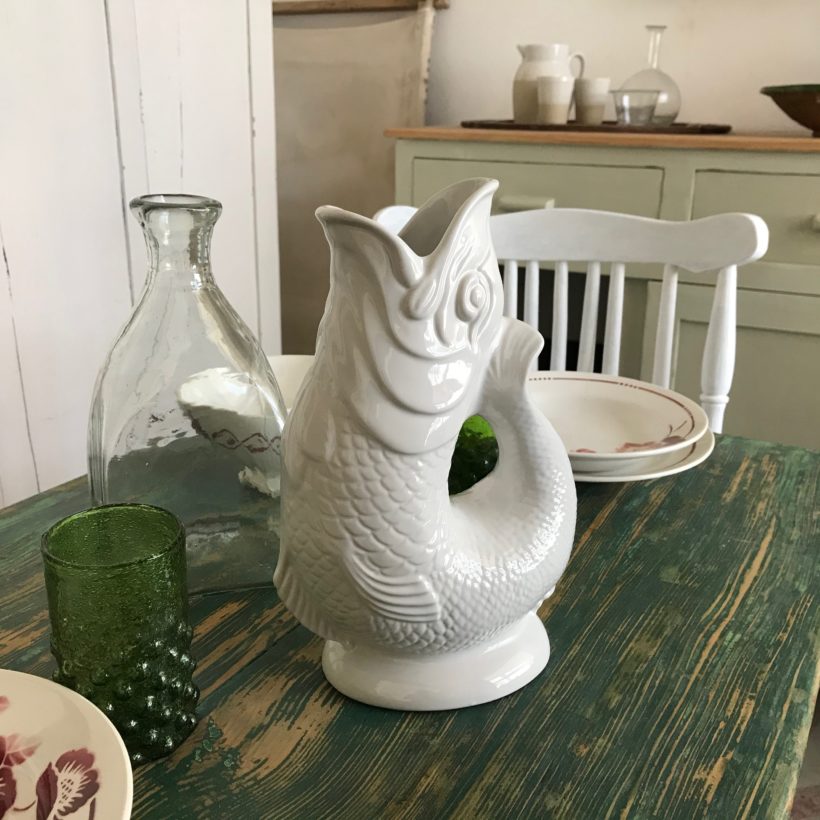 Guggle Jug - Trela Tinos