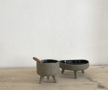 Tripod Serving Tableware - Trela Tinos