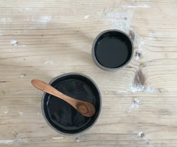 Tripod Serving Tableware - Trela Tinos