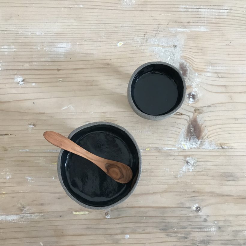 Tripod Serving Tableware - Trela Tinos