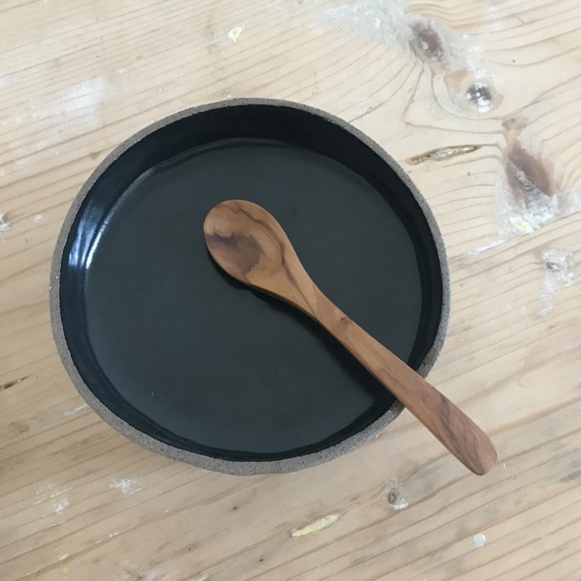 Tripod Serving Tableware - Trela Tinos